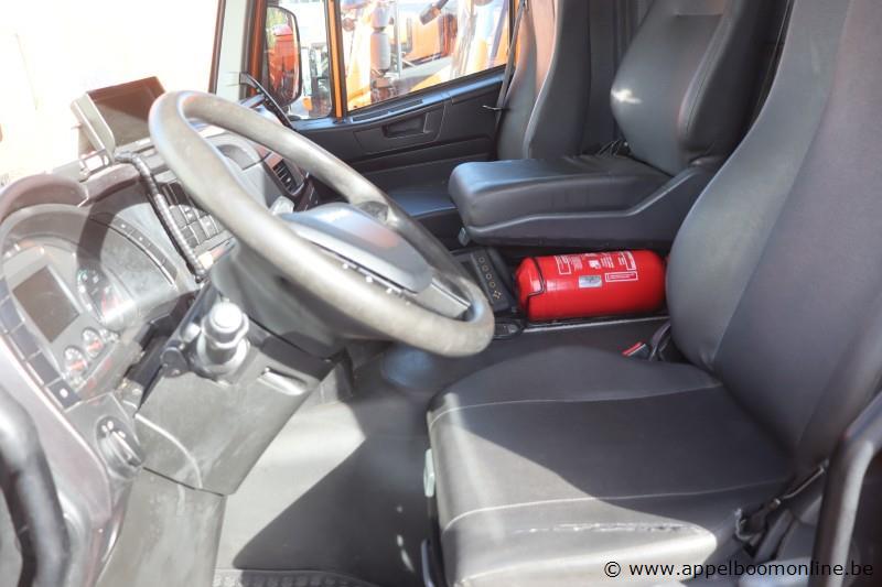vuilnisvrachtwagen IVECO Stralis Pusher 4000, datum 1ste inschr 29/10/2014, chassis nr WJME2NNHC60C29556, diesel, Euro VI, km-stand laatste keuring… – foto 5 – kavel bij Appelboom