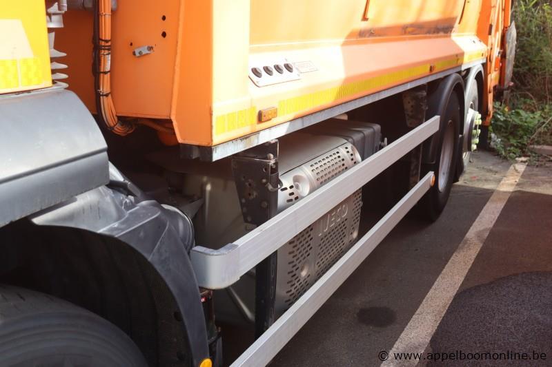 vuilnisvrachtwagen IVECO Stralis Pusher 4000, datum 1ste inschr 29/10/2014, chassis nr WJME2NNHC60C29556, diesel, Euro VI, km-stand laatste keuring… – foto 9 – kavel bij Appelboom