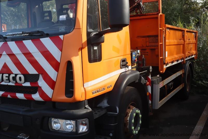kraanwagen IVECO 190EL, datum 1ste inschr 17/8/2011, chassis nr ZCFA1VJ0402581184, diesel, EURO 5, TTM 19000kg, vv kraan HMF RCL 5300 (defect), km-… – foto 3 – kavel bij Appelboom