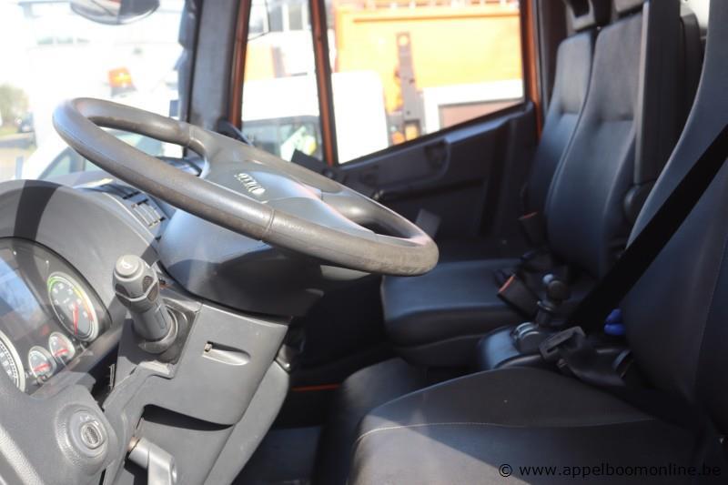 kraanwagen IVECO 190EL, datum 1ste inschr 17/8/2011, chassis nr ZCFA1VJ0402581184, diesel, EURO 5, TTM 19000kg, vv kraan HMF RCL 5300 (defect), km-… – foto 4 – kavel bij Appelboom