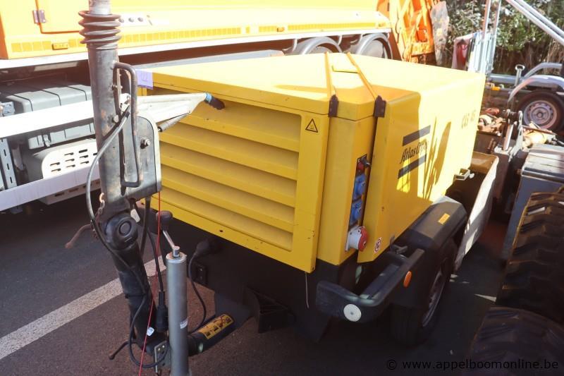 verrijdbare compressor ATLAS COPCO XAS 46, bj 1999, cap 20,4Kw, compleet met toebehoren – foto 5 – kavel bij Appelboom