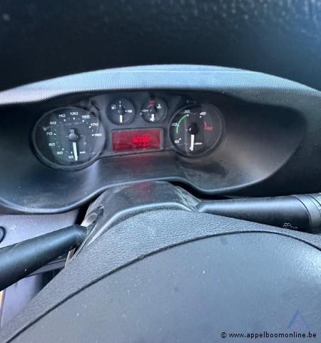 Lichte vrachtwagen IVECO Daily, ZFCFC335A805044945, 1e insch 2016-02-22, 167808km, 2998cm³, 100kW, aardgas (CNG), manueel, euro 6, mtm 3500kg, tarr… – foto 9 – kavel bij Appelboom