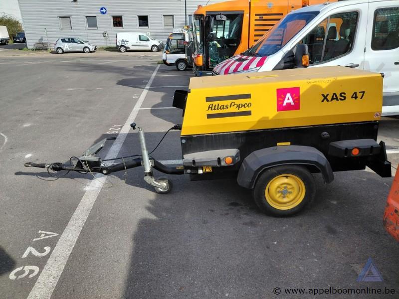 Mobiele compressor, Atlas Copco XAS 47, bouwjaar 2004, 91 bedrijfsuren, motorvermogen 21.6 kW, diesel, gewicht 850 kg, serienummer -YA3-B6227X-4047… – foto 4 – kavel bij Appelboom