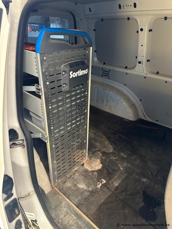 Lichte vrachtwagen VOLKSWAGEN Caddy, WV1ZZZ2KZFX045552, 1e insch 2014-11-04, 25093km, 1984cm³, 80kW, aardgas (CNG), manueel, euro 5b, mtm 2234kg, t… – foto 9 – kavel bij Appelboom