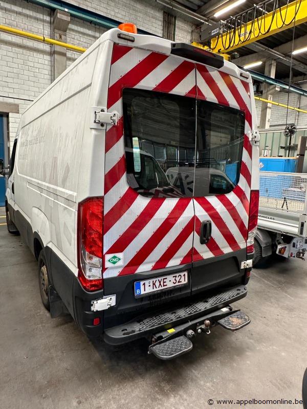 Lichte vrachtwagen IVECO Daily 35S14N, ZCFC335A805045335, 1e insch 2015-07-22, 156249km, 2998cm³, 100kW, aardgas (CNG), transm. ngk, euro 6, mtm 35… – foto 3 – kavel bij Appelboom