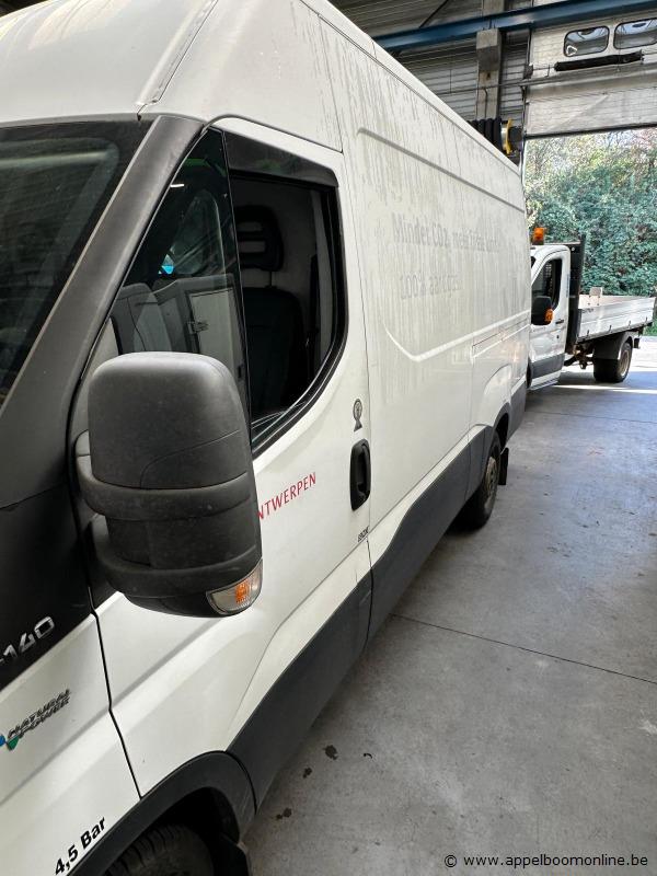 Lichte vrachtwagen IVECO Daily 35S14N, ZCFC335A805045335, 1e insch 2015-07-22, 156249km, 2998cm³, 100kW, aardgas (CNG), transm. ngk, euro 6, mtm 35… – foto 4 – kavel bij Appelboom