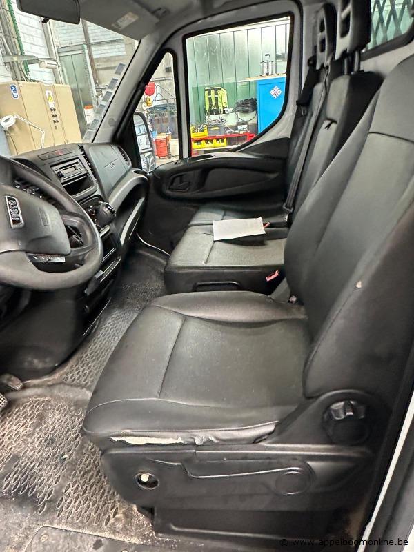 Lichte vrachtwagen IVECO Daily 35S14N, ZCFC335A805045335, 1e insch 2015-07-22, 156249km, 2998cm³, 100kW, aardgas (CNG), transm. ngk, euro 6, mtm 35… – foto 5 – kavel bij Appelboom