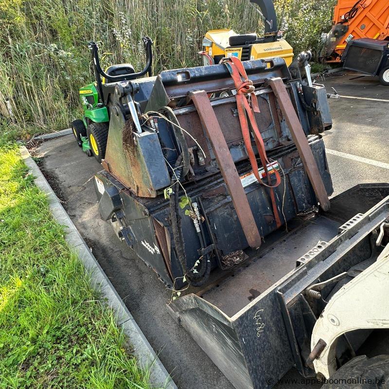 Compactlader met bak, veegmachine en vorken, BOBCAT 773, bouwjaar 1999, serienummer 509617404, 33 kW, 2.700 kg, wielaandrijving – foto 6 – kavel bij Appelboom