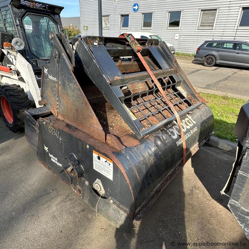 Compactlader met bak, veegmachine en vorken, BOBCAT 773, bouwjaar 1999, serienummer 509617404, 33 kW, 2.700 kg, wielaandrijving – foto 8 – kavel bij Appelboom