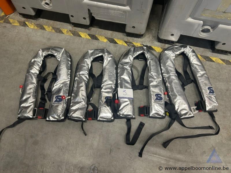 4 Automatische reddingsvesten, SECUMAR – foto 2 – kavel bij Appelboom