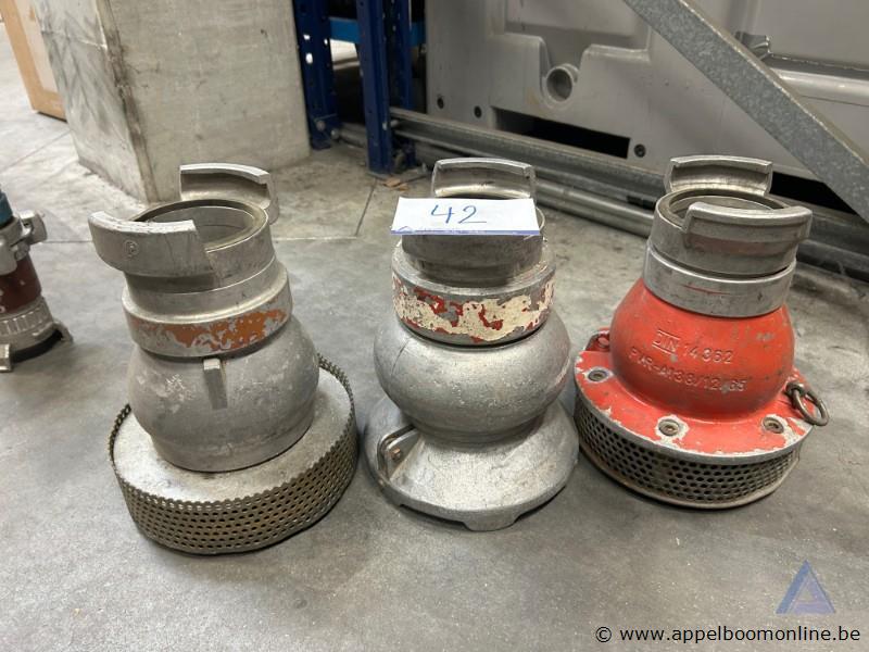 3 metalen zuigziften met koppelingen, type 110 DSP – foto 2 – kavel bij Appelboom