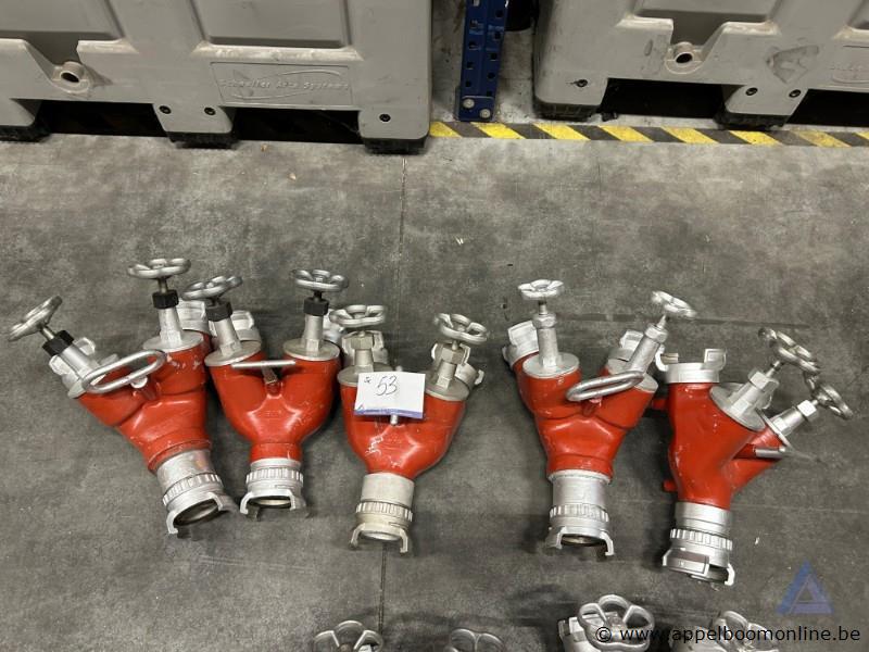 5 Metalen verdeelstukken met afsluitbare uitgangen, type 70 - 2x 70 dsp – foto 2 – kavel bij Appelboom
