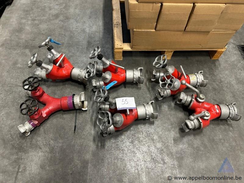 6 Metalen verdeelstukken met afsluitbare uitgangen, type 70 - 2x 45 dsp – foto 2 – kavel bij Appelboom