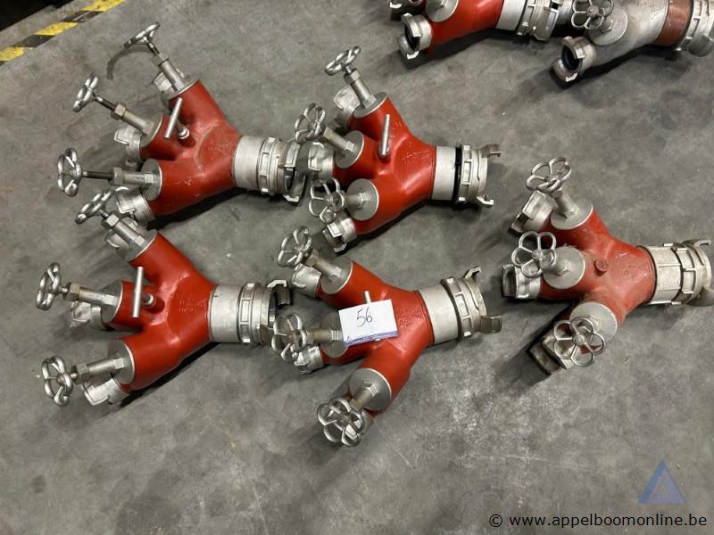 Metalen verdeelstukken met afsluitbare uitgangen, type 110 - 3x 70 dsp – foto 2 – kavel bij Appelboom
