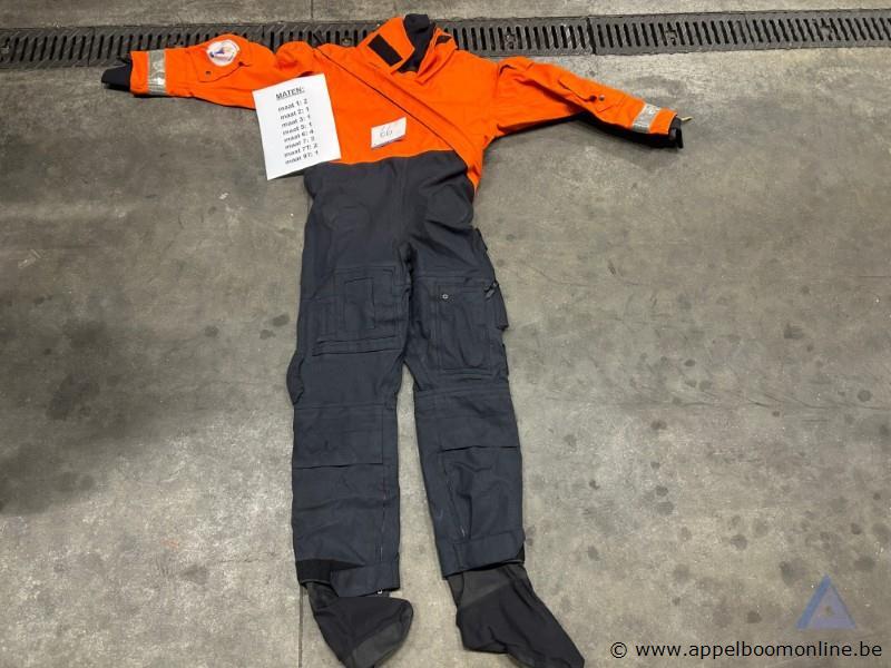 Lot droogpakken Solas, zonder handschoenen en kappen – foto 2 – kavel bij Appelboom
