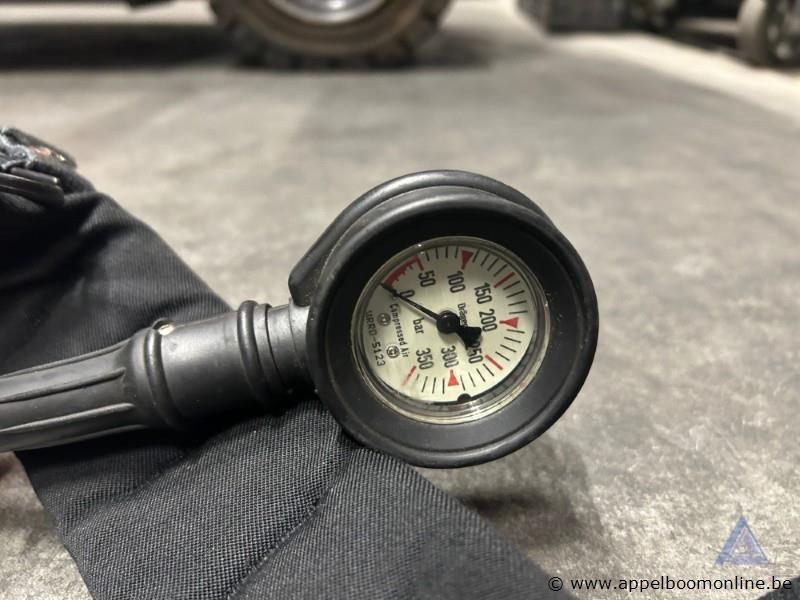 Ademluchttoestel DRÄGER PSS 100, met ademluchtmasker. Geschikt voor cilinders van 200/300 bar, Dräger PSS 100 Series. Werking niet gekend – foto 4 – kavel bij Appelboom