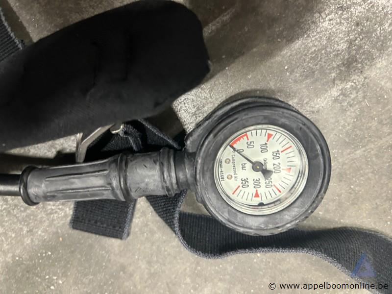 Ademluchttoestel DRÄGER PSS 100 Series, inclusief ademluchtmasker, serienummer BRRN-1806 – foto 4 – kavel bij Appelboom