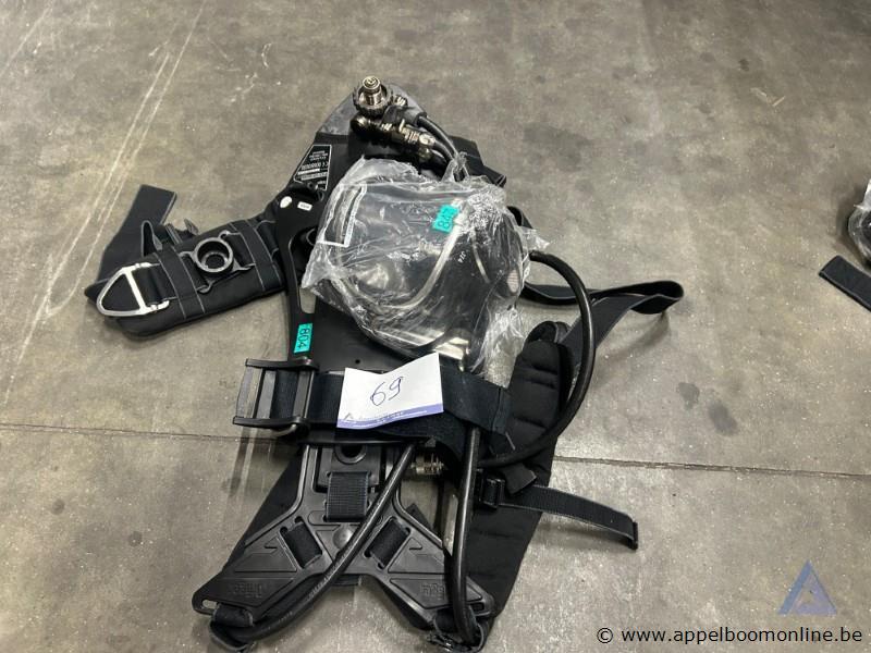 Ademluchttoestel DRÄGER PSS 100 Series, serienummer BRTE-1743, inclusief ademluchtmasker. Geschikt voor cilinders van 200/300 bar – foto 2 – kavel bij Appelboom