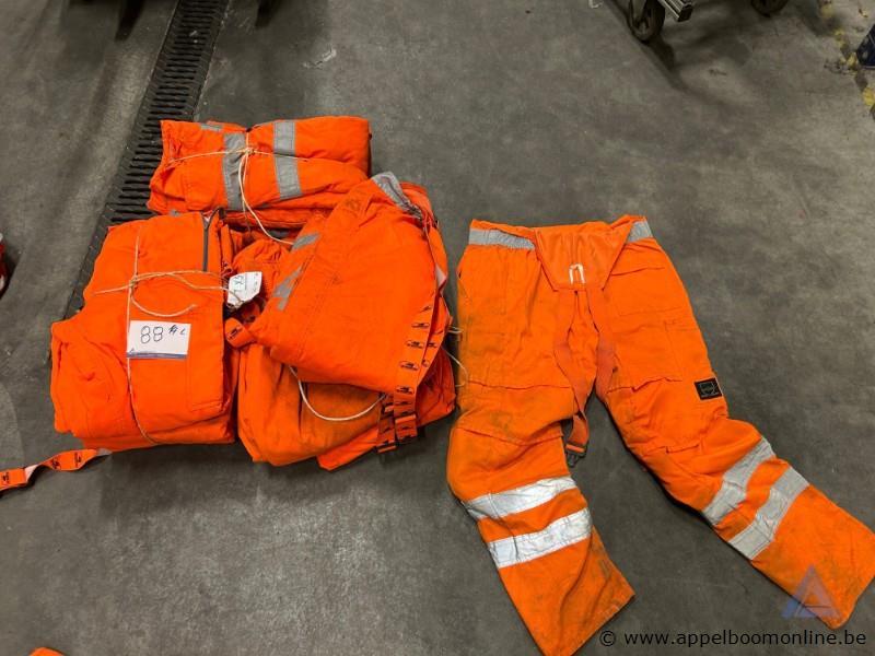 14 Zaagbroeken, maat L – foto 2 – kavel bij Appelboom