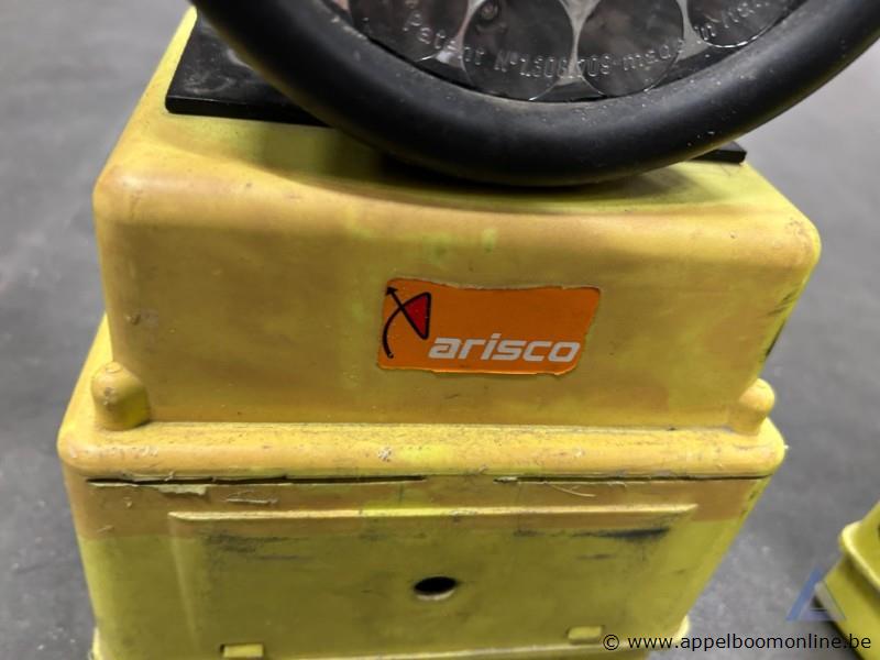 4 draagbare LED-schijnwerpers ARISCO. Werking niet gekend – foto 3 – kavel bij Appelboom