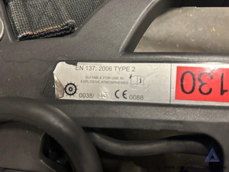 Ademluchttoestel DRÄGER PSS7000, inclusief ademluchtmasker. Werking niet gekend – foto 5 – kavel bij Appelboom
