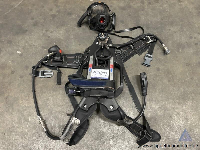 Ademluchttoestel DRÄGER PSS7000, inclusief ademluchtmasker. Werking niet gekend – foto 2 – kavel bij Appelboom