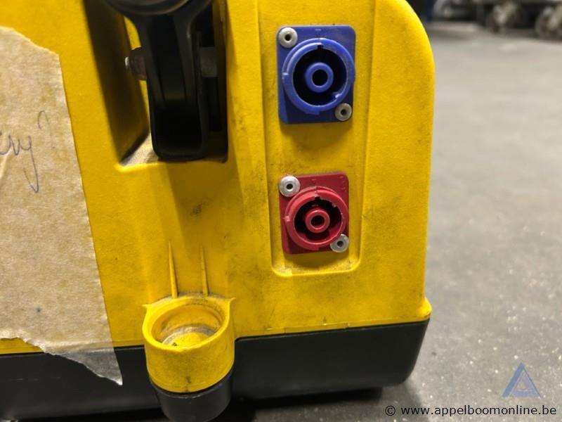 Draagbaar verlichtingssysteem, inclusief lader, PELI 9430 RALS. Werking niet gekend – foto 4 – kavel bij Appelboom