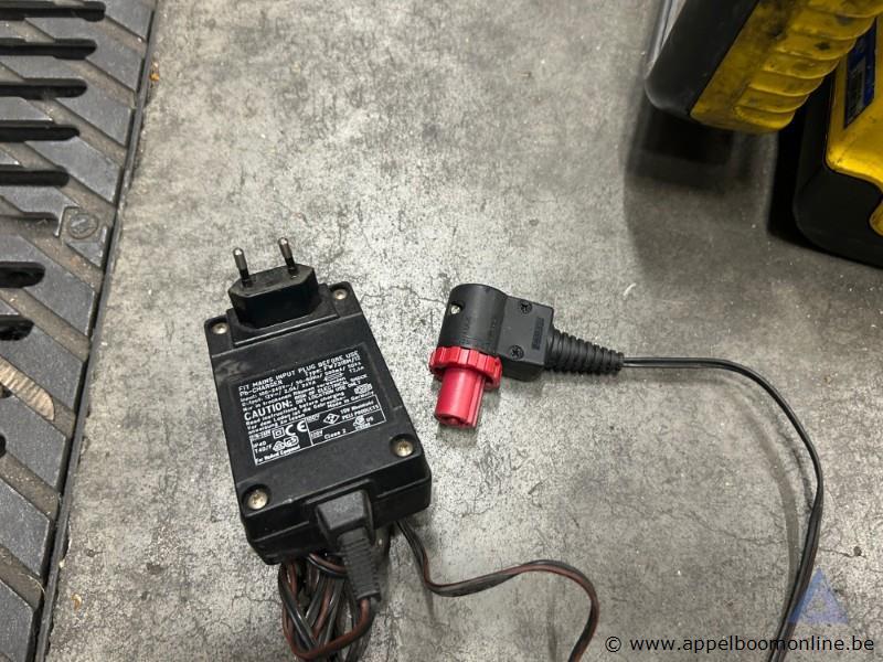 Draagbaar verlichtingssysteem, inclusief lader, PELI 9430 RALS. Werking niet gekend – foto 5 – kavel bij Appelboom