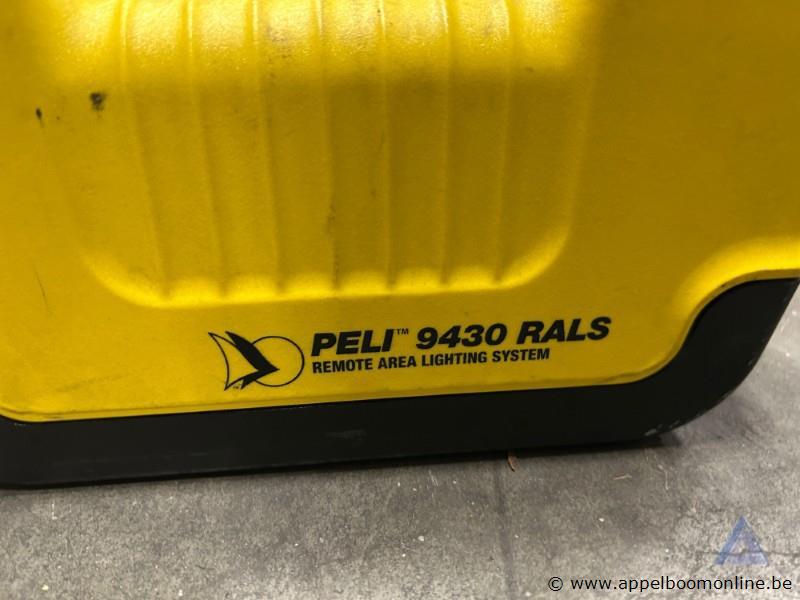 2x Draagbaar verlichtingssysteem PELI 9430 RALS, inclusief lader. Werking niet gekend – foto 3 – kavel bij Appelboom
