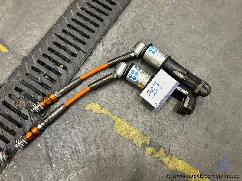 2 hydraulische scharen Holmatro, MINICUTTER HTS, bouwjaar 2011, maximale druk 72 MPa, maximale capaciteit 78.5 kN. Werking niet gekend – foto 2 – kavel bij Appelboom