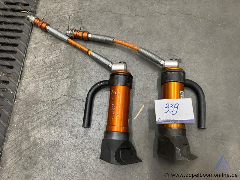 2 hydraulische deuropeners HOLMATRO – foto 2 – kavel bij Appelboom