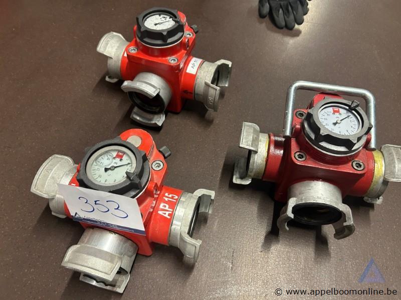 3 Drukbegrenzers met manometers – foto 2 – kavel bij Appelboom