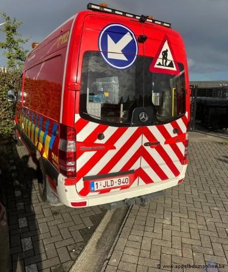 Lichte vrachtwagen, MERCEDES-BENZ Sprinter, defecte motor – foto 3 – kavel bij Appelboom