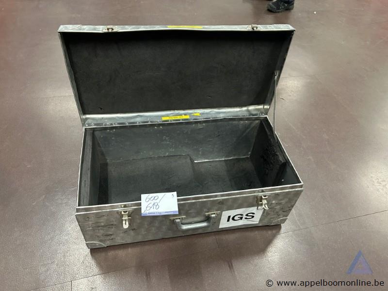 5 Metalen transportbakken – foto 2 – kavel bij Appelboom