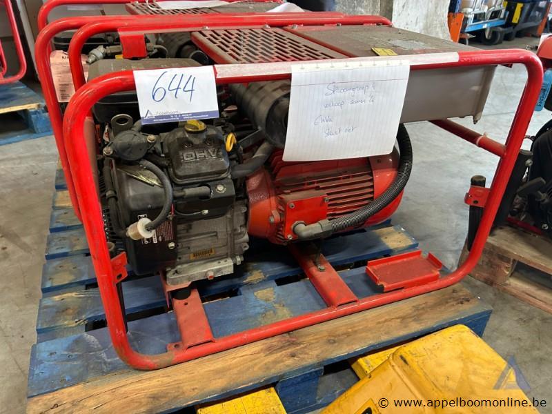 Stroomgenerator KIRSCH D54293 Trier-Biewer 6 BSV, bouwjaar 1999, 4.8 kW, 400 V en 230 V uitgang, 114 kg, geluidsniveau 98 dB. Werking niet gekend – foto 2 – kavel bij Appelboom