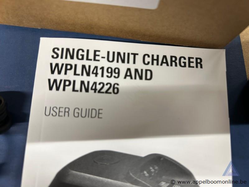 4x laadstation Motorola WPLN4199 / WPLN4226, voor MTP8550EX radio's, met stroomadapter. inclusief lader. Werking niet gekend – foto 3 – kavel bij Appelboom