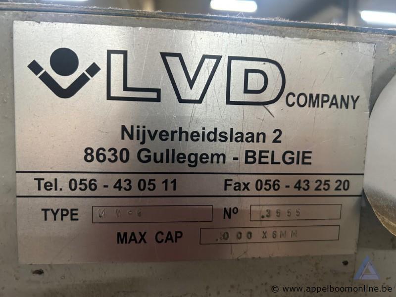 Industriële plaatschaar LVD MV-E met een maximale diktecapaciteit van 6 mm. Inclusief voetpedaal – foto 3 – kavel bij Appelboom