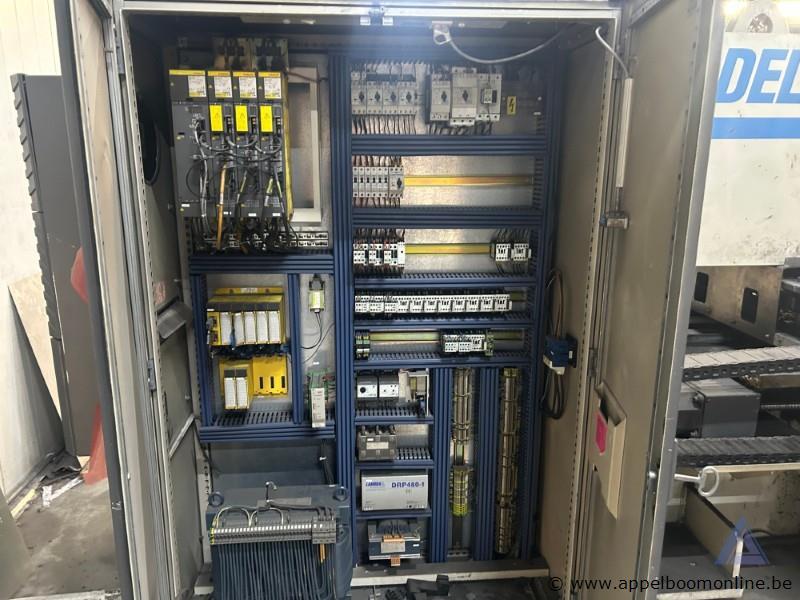 Industriële ponsmachine LVD DELTA 1500 met een vermogen van 36 kW en een maximale ponskracht van 200 kN. De machine werkt op 400 V en heeft bouwjaa… – foto 7 – kavel bij Appelboom