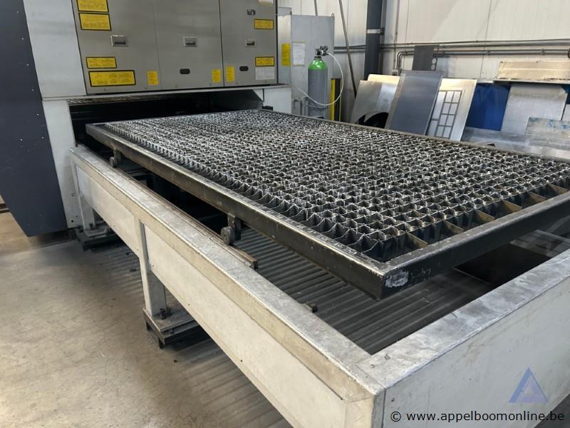Industriële lasersnijmachine LVD AXEL 3015, bouwjaar 2001, met een vermogen van 80 kW – foto 5 – kavel bij Appelboom