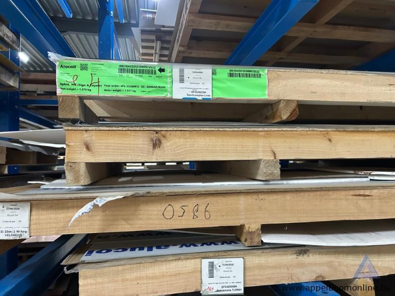 Lot diverse aluminium composiet- en kunststofplaten wo ALUCOIL – foto 4 – kavel bij Appelboom