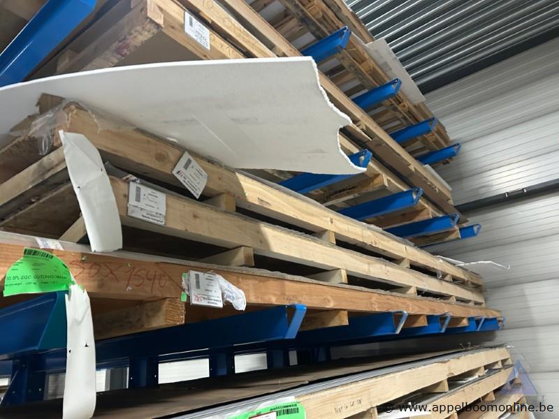 Lot diverse aluminium composiet- en kunststofplaten wo ALUCOIL – foto 5 – kavel bij Appelboom