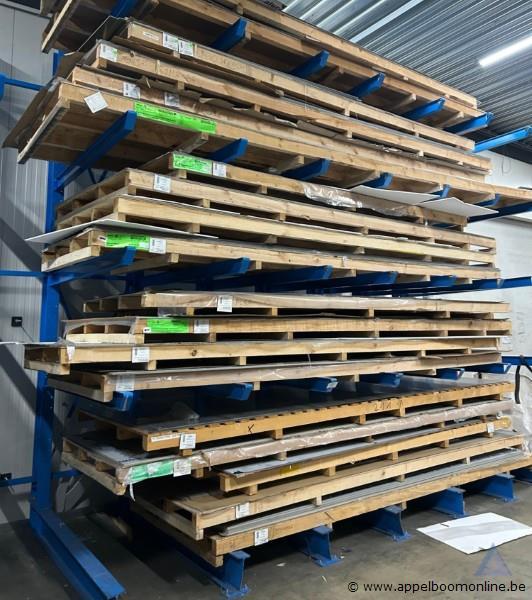 Lot diverse aluminium composiet- en kunststofplaten wo ALUCOIL – foto 2 – kavel bij Appelboom