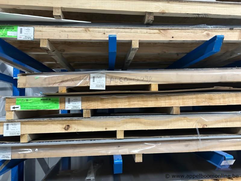 Lot diverse aluminium composiet- en kunststofplaten wo ALUCOIL – foto 4 – kavel bij Appelboom