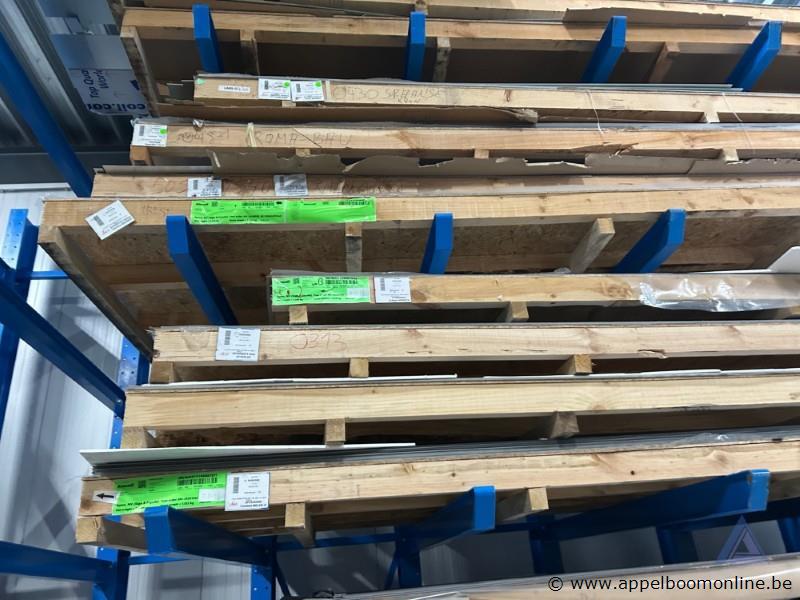 Lot diverse aluminium composiet- en kunststofplaten wo ALUCOIL – foto 5 – kavel bij Appelboom