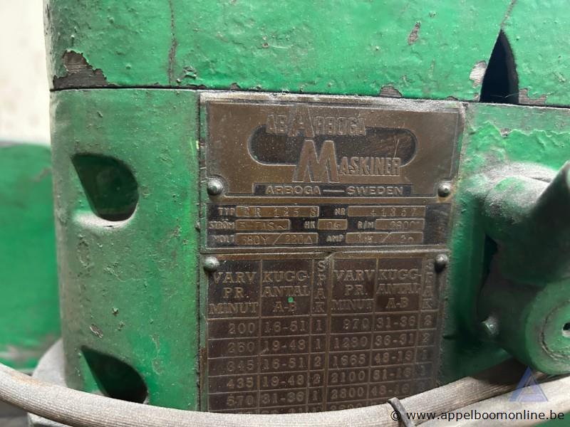 Staande boormachine ARBOGA TR 125 S, serienummer 41357. Voorzien van een vermogen van 1,2 kW en een netspanning van 380 V – foto 3 – kavel bij Appelboom