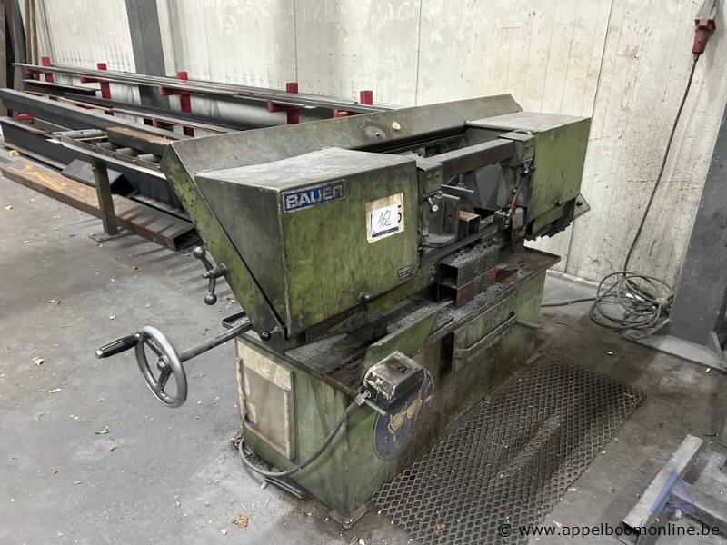 Metaalbandzaagmachine BAUER BS 260, bouwjaar 1988, met serienummer 78-00382. Voorzien van een vermogen van 0,75 kW en een spanning van 220 V – foto 2 – kavel bij Appelboom