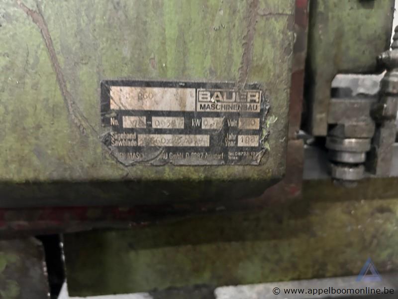 Metaalbandzaagmachine BAUER BS 260, bouwjaar 1988, met serienummer 78-00382. Voorzien van een vermogen van 0,75 kW en een spanning van 220 V – foto 3 – kavel bij Appelboom