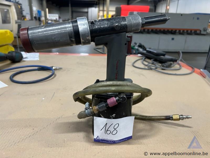 Pneumatische blindklinktang GESIPA TAURUS 2400 – foto 2 – kavel bij Appelboom