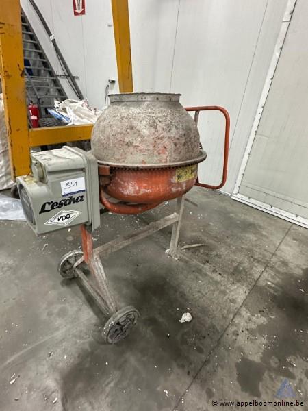 Betonmolen, 230 V, 0,5 kW, L'estra SM 145 S. Werking niet gekend – foto 2 – kavel bij Appelboom