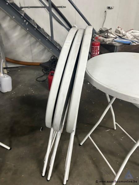 4 opvouwbare ronde tafels – foto 3 – kavel bij Appelboom